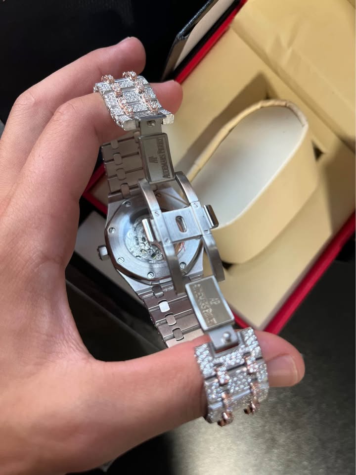 Ap Skeleton Two Tone Moissanite